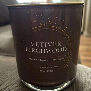 NWT Bellevue Luxury Candle. 12oz Soy Blend. Vetiver Birchwood